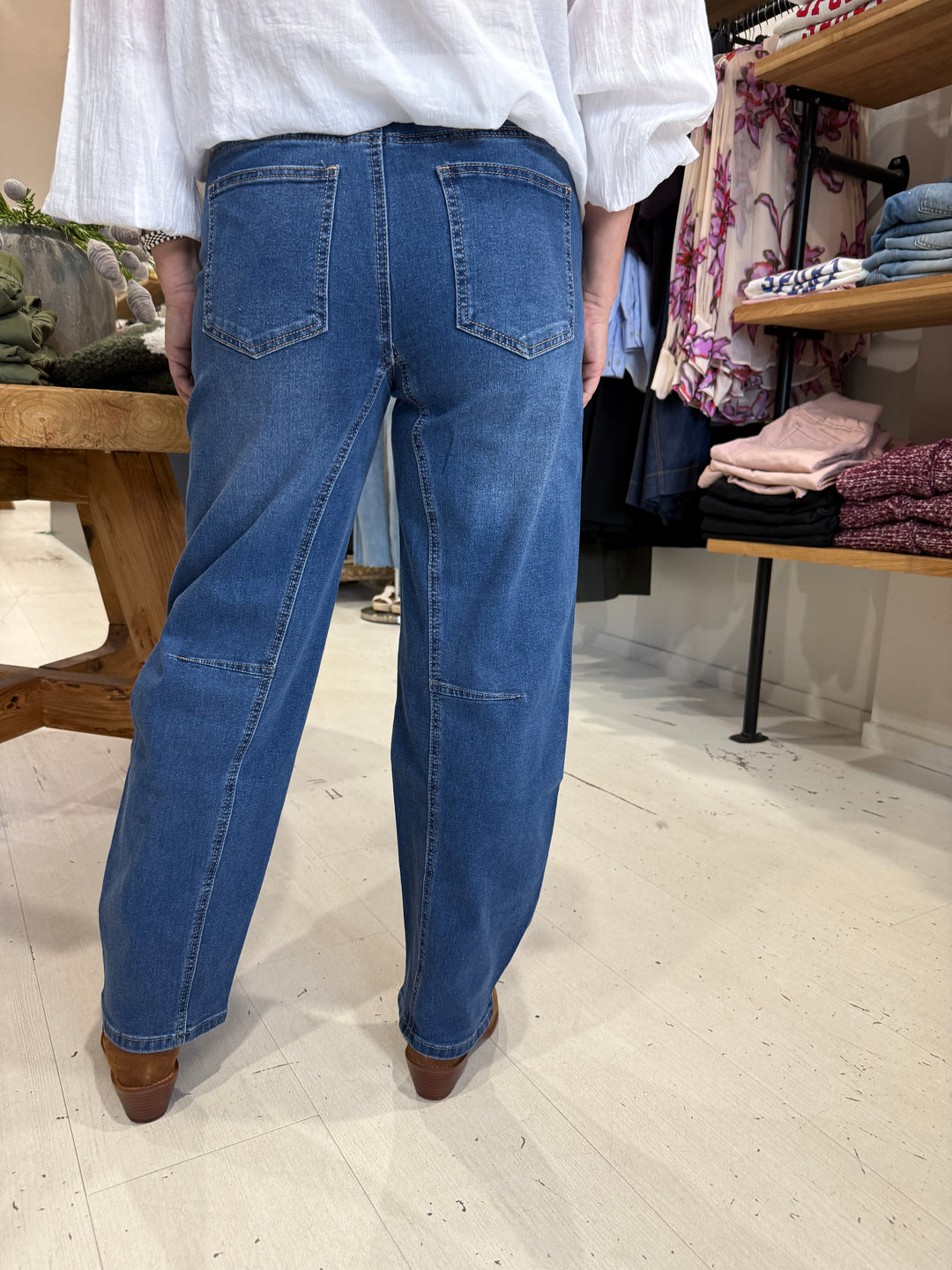 Beth Barrel Jeans
