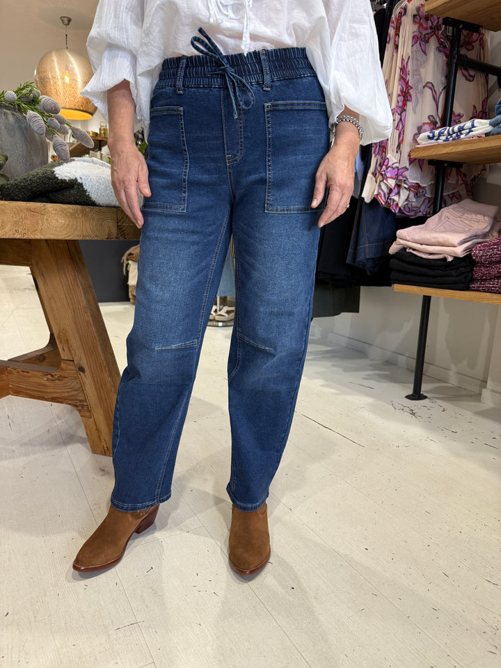 Beth Barrel Jeans
