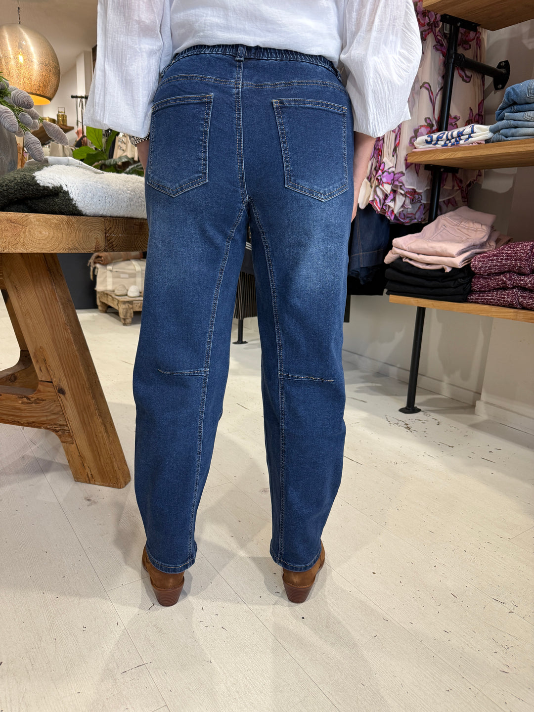 Beth Barrel Jeans